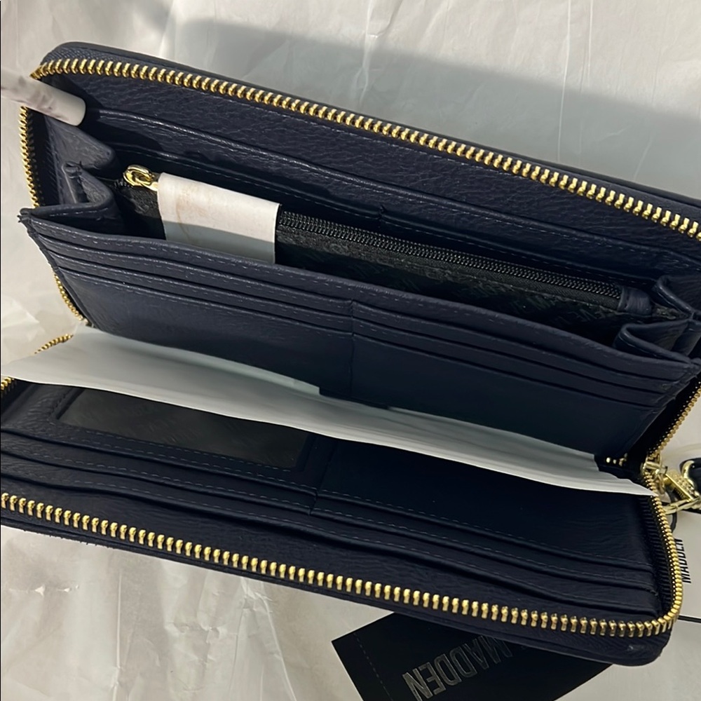 Steve Madden Blue Wallet Sleek Textured Design - Picture 5 of 8